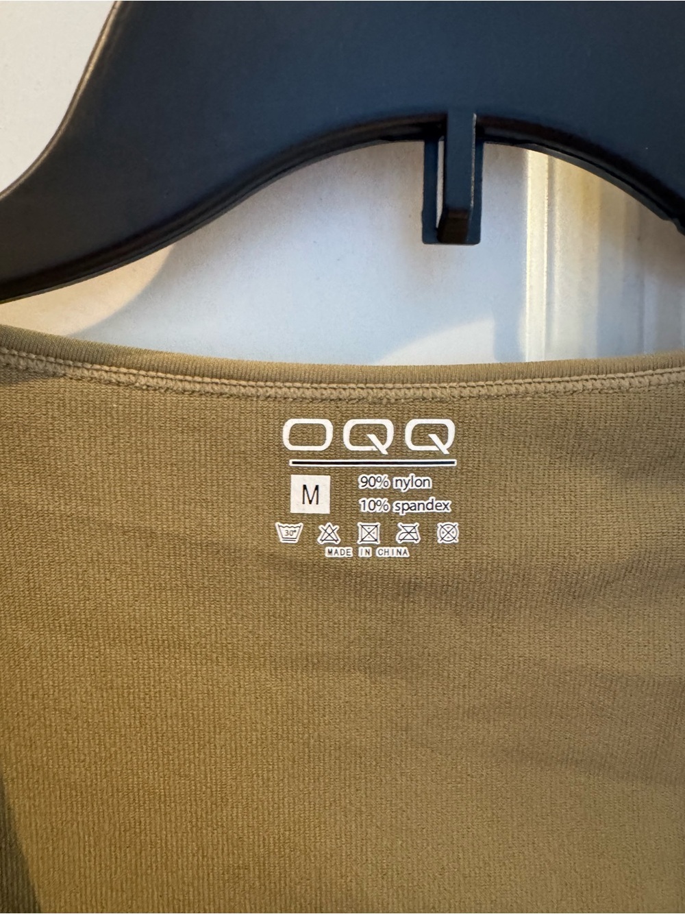 OQQ Women's Short Sleeve Tee in Olive - M